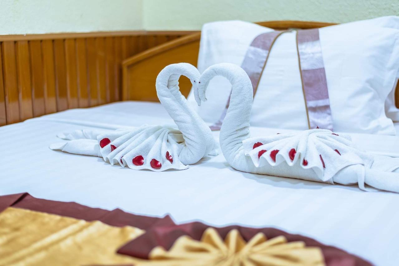 Sunrise Hotel Mandalay Esterno foto